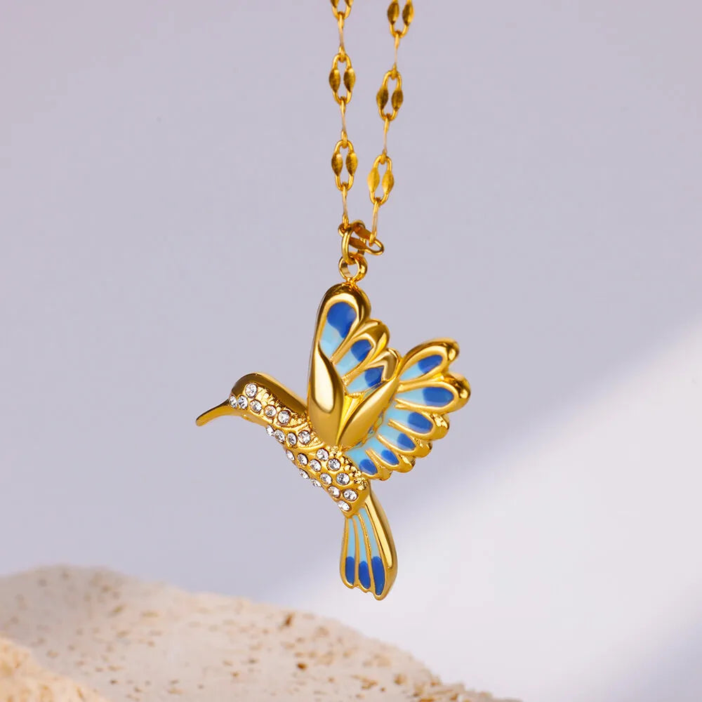 Cute Colorful Birds Necklaces for Women Stainless Steel Gold Color Chain Heart Grass Pendant Necklace Wedding Jewlery Gift New