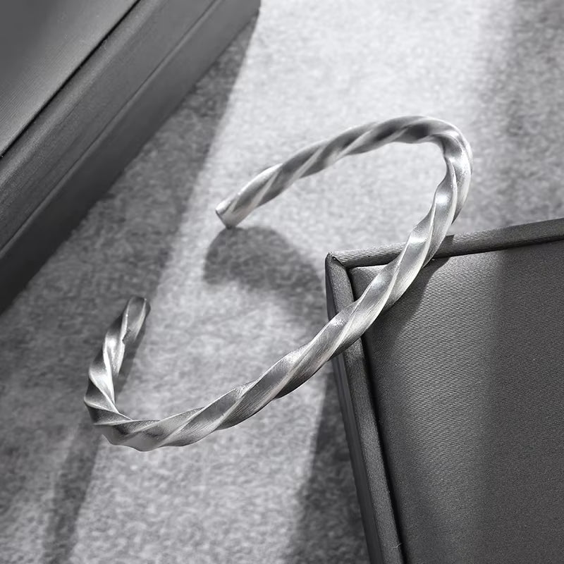 Retro Punk Koi Fish Engraved Pattern Bracelet Suitable for Men and Women Good Luck Trendy Open Bracelet Jewelry Gift