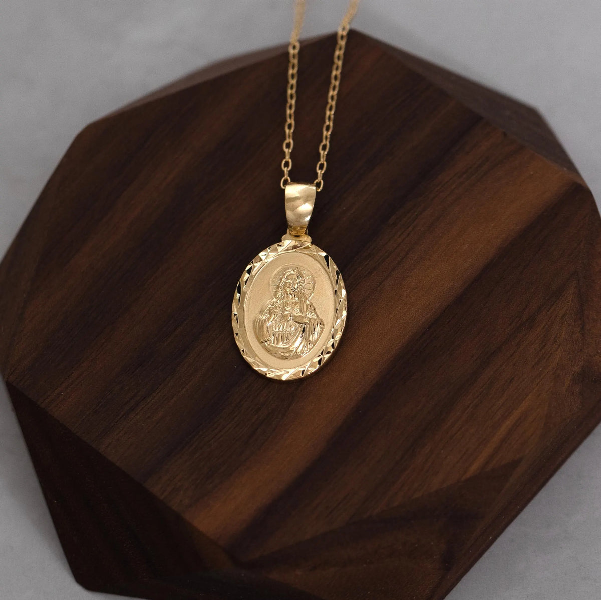 18K Gold Filled Sacred Heart of Jesus Medallion Pendant Necklace Religious Medal Gift Jewelry