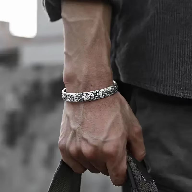 Retro Punk Koi Fish Engraved Pattern Bracelet Suitable for Men and Women Good Luck Trendy Open Bracelet Jewelry Gift