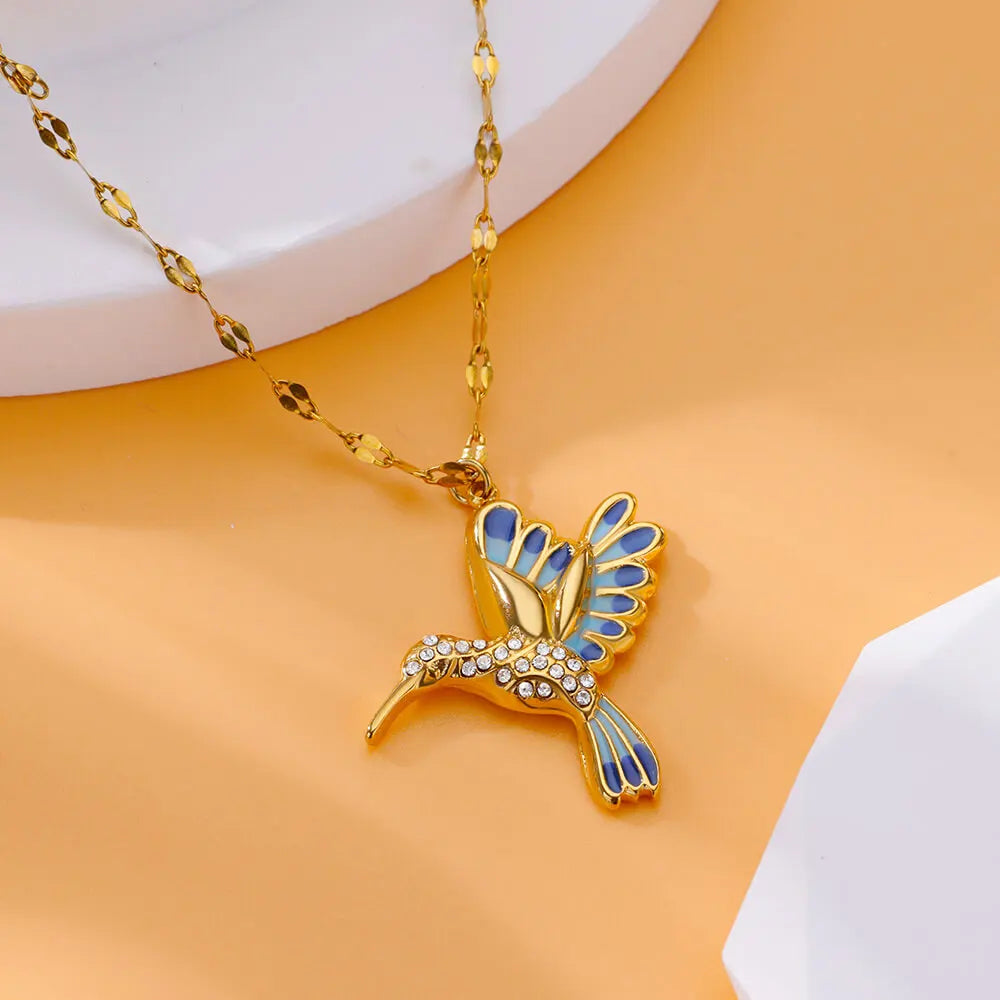 Cute Colorful Birds Necklaces for Women Stainless Steel Gold Color Chain Heart Grass Pendant Necklace Wedding Jewlery Gift New