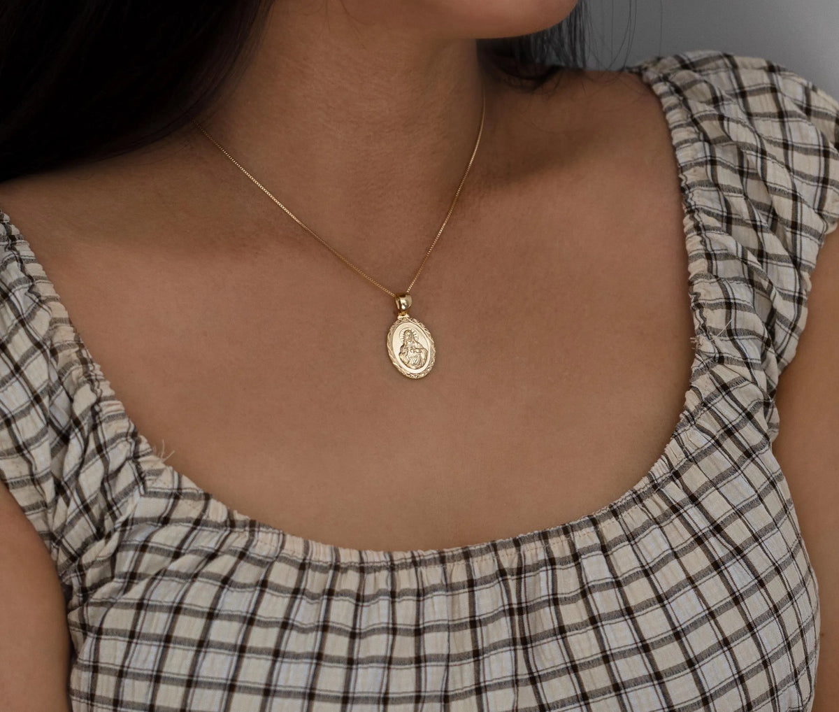 18K Gold Filled Sacred Heart of Jesus Medallion Pendant Necklace Religious Medal Gift Jewelry