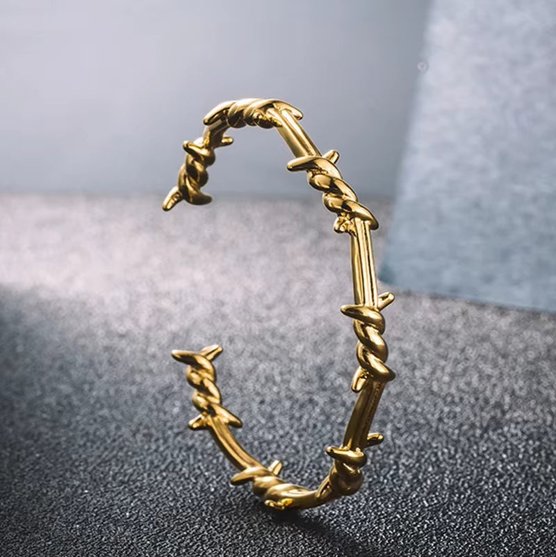 Retro Punk Koi Fish Engraved Pattern Bracelet Suitable for Men and Women Good Luck Trendy Open Bracelet Jewelry Gift