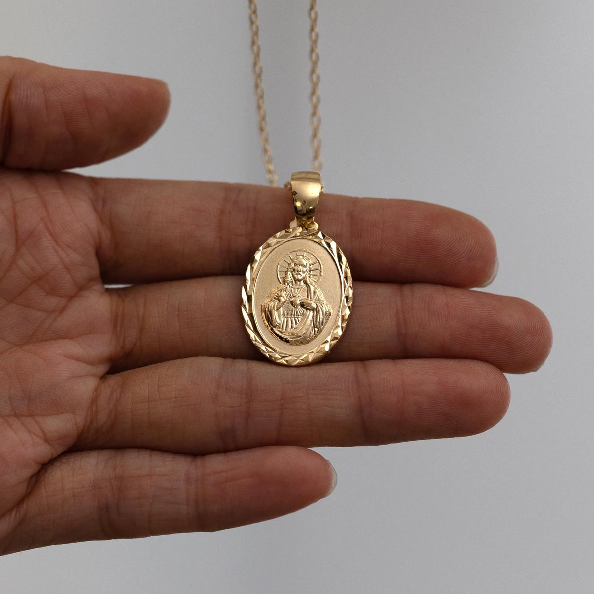 18K Gold Filled Sacred Heart of Jesus Medallion Pendant Necklace Religious Medal Gift Jewelry