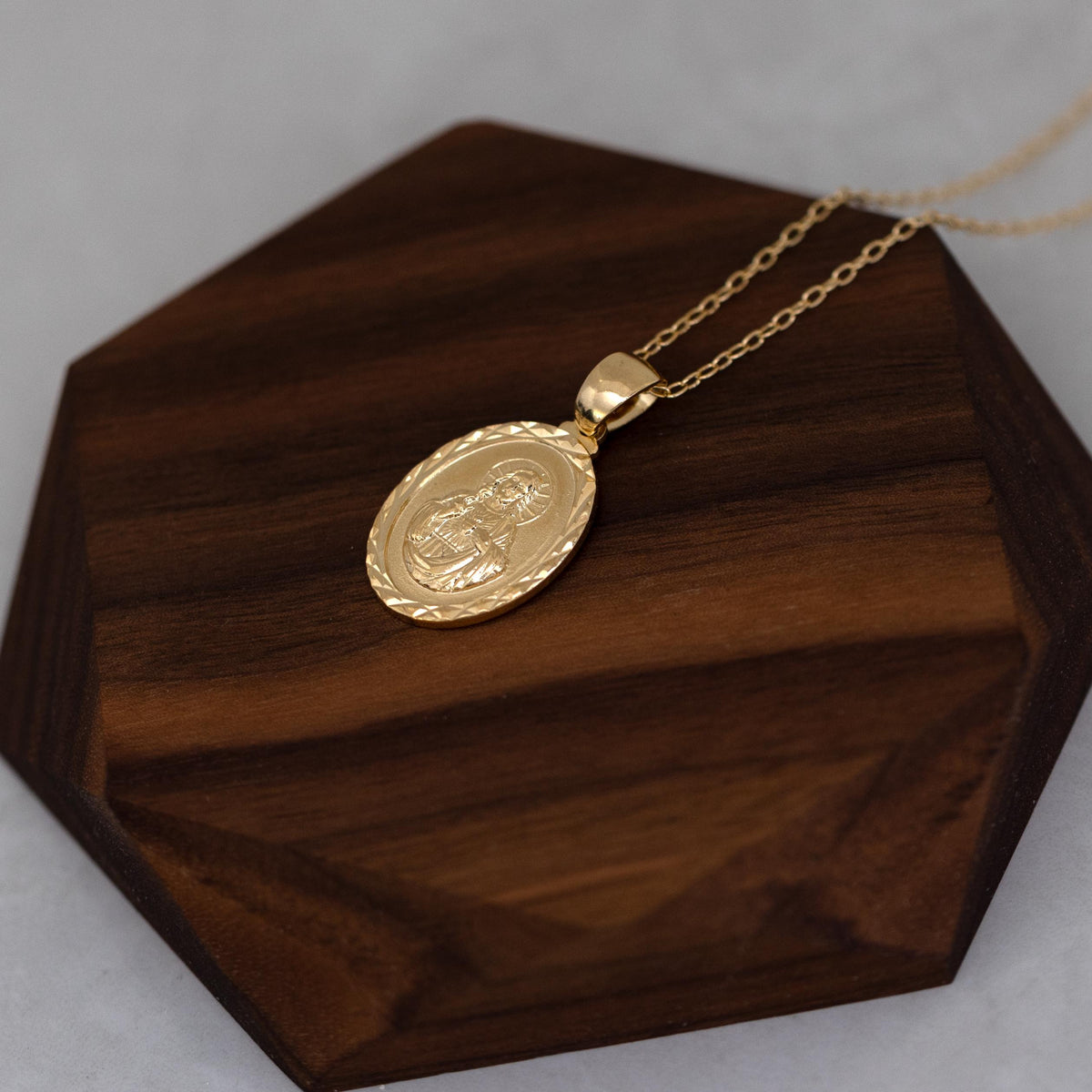 18K Gold Filled Sacred Heart of Jesus Medallion Pendant Necklace Religious Medal Gift Jewelry