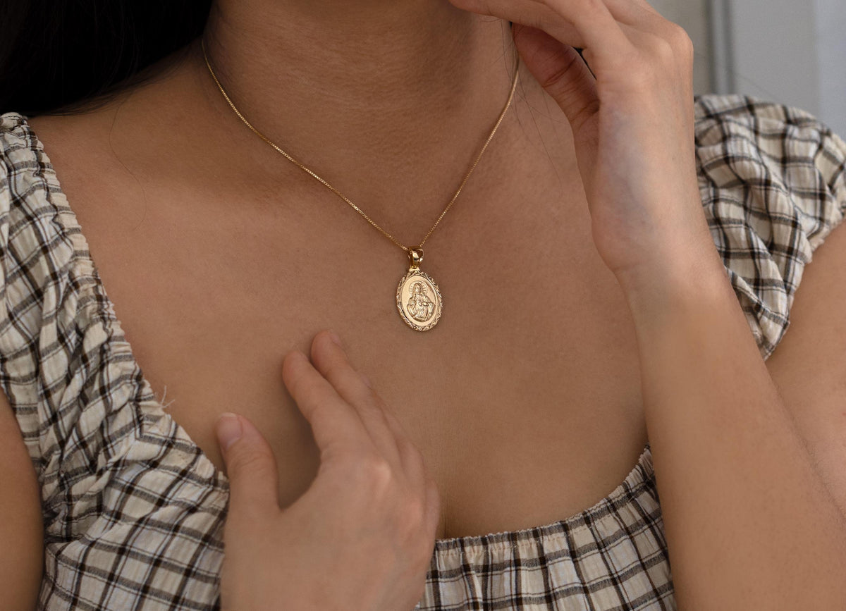 18K Gold Filled Sacred Heart of Jesus Medallion Pendant Necklace Religious Medal Gift Jewelry