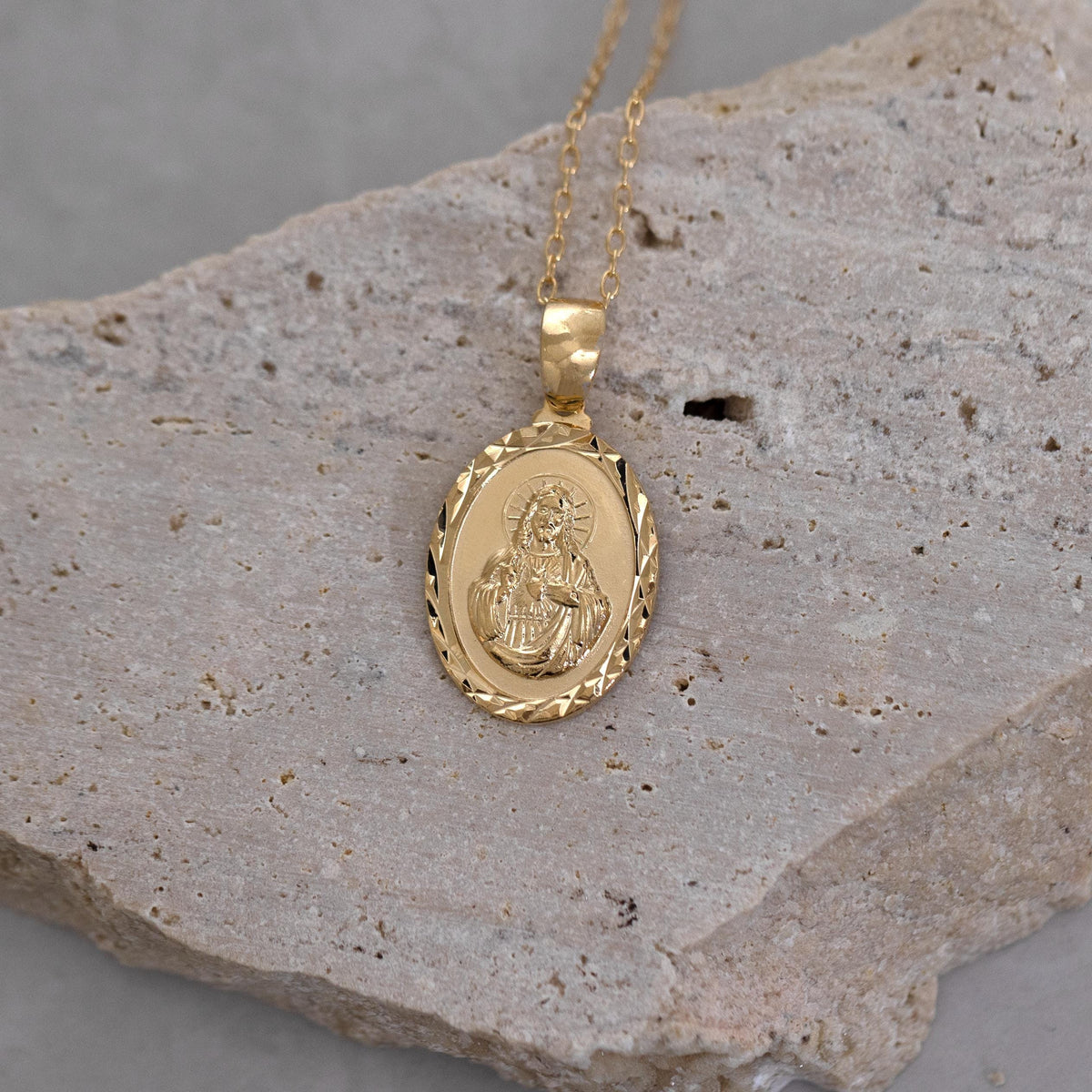 18K Gold Filled Sacred Heart of Jesus Medallion Pendant Necklace Religious Medal Gift Jewelry